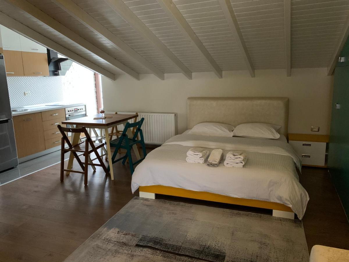 Guest House People Korce Eksteriør bilde
